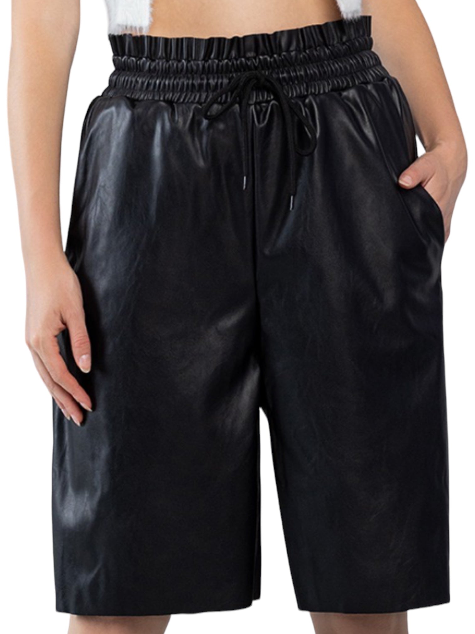 LEATHER SHORTS - BLACK - Boutique Salone